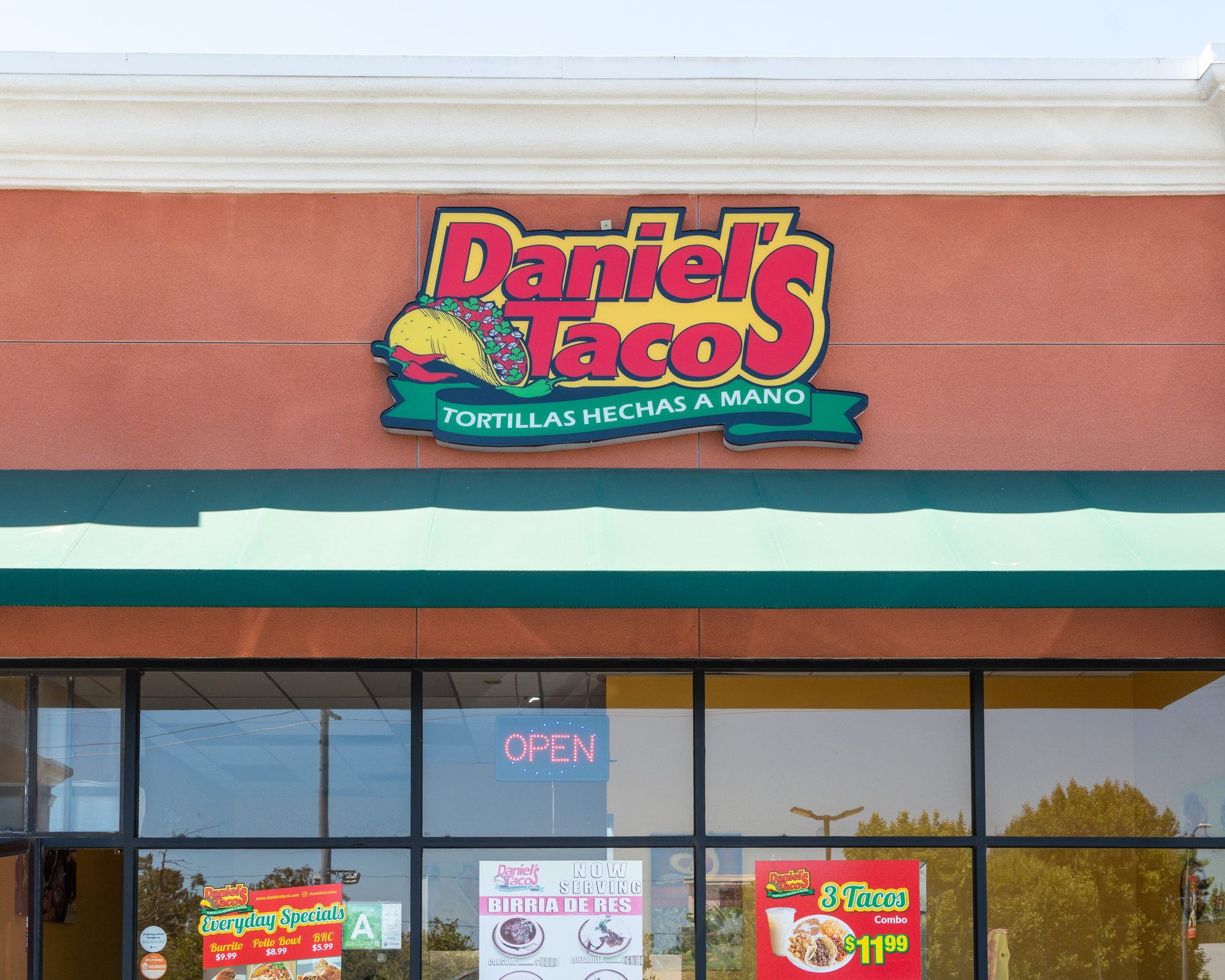 A Neighborhood Worth Stopping In