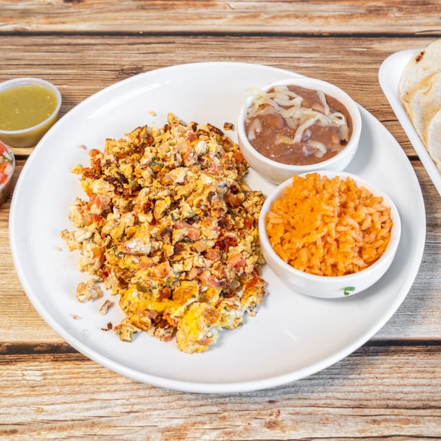 Huevos a la Mexicana.