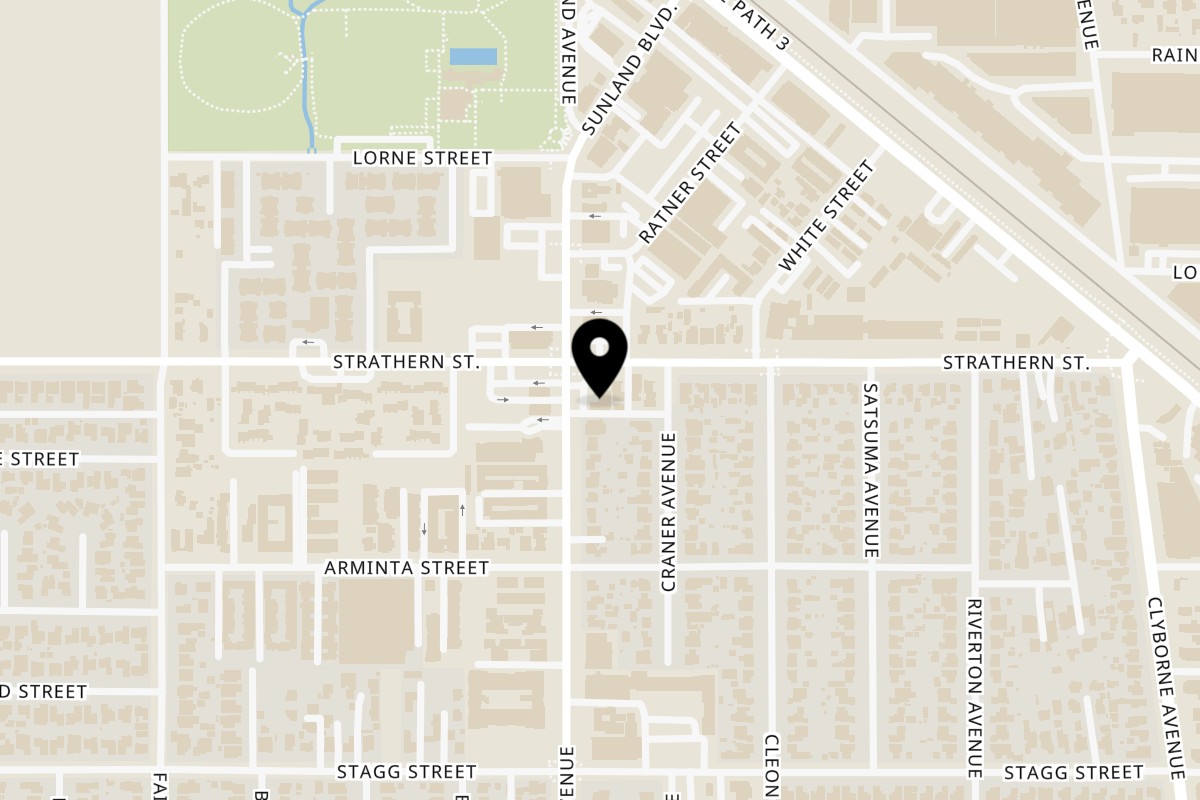 Map showing the location of Daniel's Tacos Vineland Ave on 7956 Vineland Ave in Sun Valley